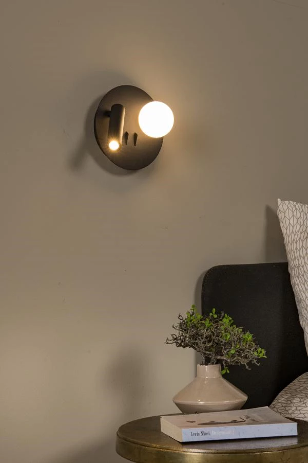 Lucide MATIZ - Lámpara de cabecera / Lámpara de pared - Ø 16,5 cm - LED - 3000K - Con punto de carga USB - Negro - ambiente 1